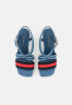 Tommy Hilfiger HARDWARE BLOCK COMBO High heeled sandals blue coast HARDWARE BLOCK COMBO Босоножки на высоком каблуке голубое побережье