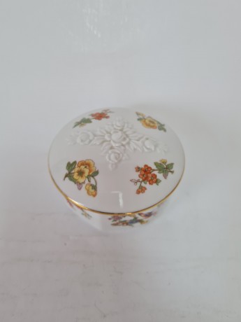 Bareuther Шкатулка "Цветы" с фактурным цветочным декором на крышке, ручная роспись, 6см x 10,5см, Германия, 1950-60гг.