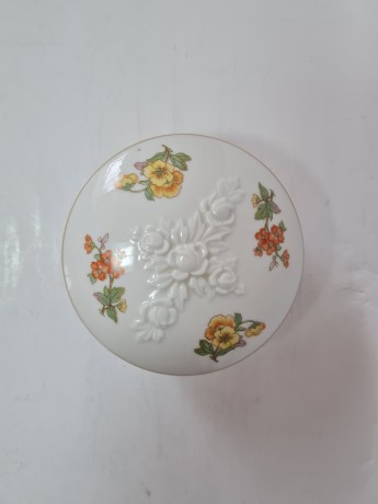 Bareuther Шкатулка "Цветы" с фактурным цветочным декором на крышке, ручная роспись, 6см x 10,5см, Германия, 1950-60гг.