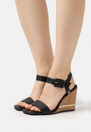 Tommy Hilfiger HARDWARE WEDGE  Clogs black АППАРАТНЫЙ КЛИН Сабо черный