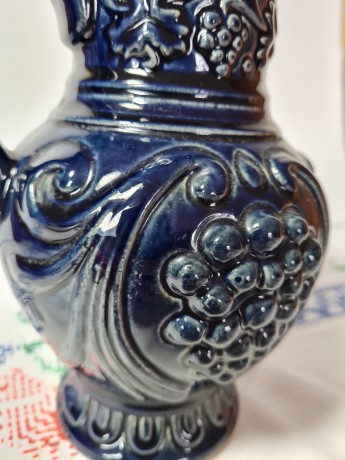 DDR Wine Керамический кувшин синий "Гроздь винограда", 20см х 15 см, 1970-80гг.