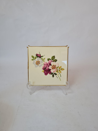 Подставка под горячее винтажная "Букет цветов" Fliese Kachel Grohn Bremen, керамическая с позолоченным металлическим краем и ножками, 16 x 15,5 x 1,5 см, Германия, 1960-70гг.