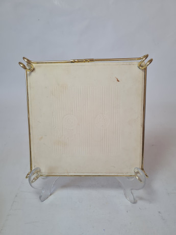 Подставка под горячее винтажная "Букет цветов" Fliese Kachel Grohn Bremen, керамическая с позолоченным металлическим краем и ножками, 16 x 15,5 x 1,5 см, Германия, 1960-70гг.