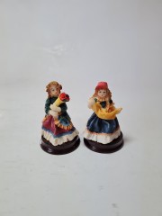 Винтажные статуэтки на подставке "Викторианская девушка с шалью" и "Викторианская девушка с букетом цветов", 2шт х 4см x 7см, Германия, 1960-70гг.