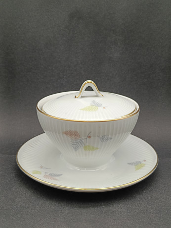 Соусник винтажный Thomas на подставке с крышкой, с пастельным декором, фарфор, 12 х 17 см, Германия, 1970-80гг.