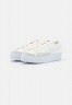 Nike Sportswear W BLAZER LOW PLATFORM Sneaker low sail/white/black/team orange W BLAZER LOW PLATFORM Низкие кроссовки женские парус/белый/черный/командно-оранжевый