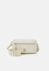 Tommy Hilfiger ICONIC TOMMY CAMERA BAG MONO Across body bag sugarcane ICONIC TOMMY CAMERA BAG MONO Сумка через плечо сахарный тростник