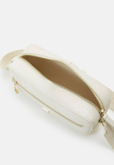 Tommy Hilfiger ICONIC TOMMY CAMERA BAG MONO Across body bag sugarcane ICONIC TOMMY CAMERA BAG MONO Сумка через плечо сахарный тростник