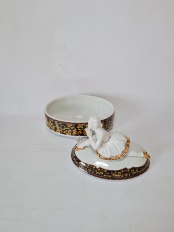 Винтажная Керамическая шкатулка "Балерина" с позолотой и росписью под хохлому, 16смx14см Германия, 1960-70гг.