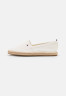Tommy Hilfiger BASIC FLAT Espadrilles ivory BASIC FLAT Эспадрильи слоновая кость