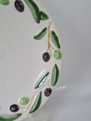 Тарелка винтажная Tiriduzzi Deruta с оливками, ручная роспись, керамика, 32 x 4 см, Италия, 1960-70гг.