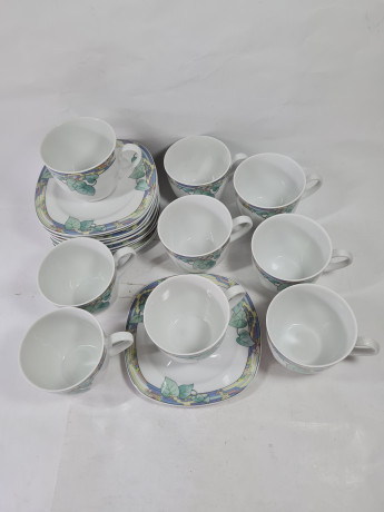 Сервиз чайный винтажный Winterling Kirchenlamitz / Maja с декором в пастельных тонах, фарфор, чайная пара - 9 шт., Германия, 1960-70гг.