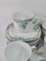 Сервиз чайный винтажный Winterling Kirchenlamitz / Maja с декором в пастельных тонах, фарфор, чайная пара - 9 шт., Германия, 1960-70гг.