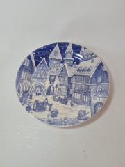 Тарелка декоративная винтажная Ironstone "Рождественский вечер", коллекционная, фарфор, 24 см, Англия, 1960-70гг.