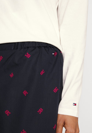 Tommy Hilfiger GIFTBOX TEE & SLIPPERS SET Pyjamas ivory НАБОР ЧАЯ И ТАПОЧЕК ПОДАРОЧНАЯ КОРОБКА пижама слоновая кость