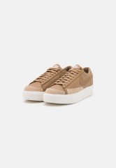 Nike Sportswear W BLAZER LOW PLATFORM Sneaker low dark driftwood/sail W BLAZER LOW PLATFORM Низкие кроссовки женские темная коряга/парус
