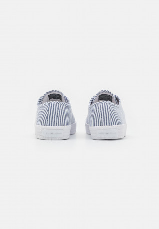 Tommy Hilfiger ESSENTIAL  Trainers bluecoast ESSENTIAL Кроссовки синий берег