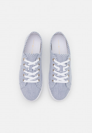 Tommy Hilfiger ESSENTIAL  Trainers bluecoast ESSENTIAL Кроссовки синий берег