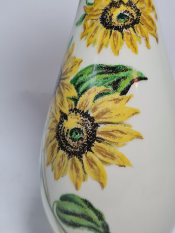 Ваза винтажная  Royal KM Bavaria, белый фарфор с ярким цветочным рисунком "Подсолнухи", 23 x 7,5 см / 3 см, Германия, 1960-70гг.