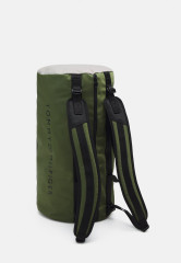 Tommy Hilfiger URBAN ESSENTIAL BARREL BAG UNISEX Holdall mentor green СУМКА URBAN ESSENTIAL BORREL BAG УНИСЕКС — дорожная сумка наставник зеленый