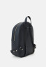 Tommy Hilfiger EMBLEM BACKPACK Rucksack space blue РЮКЗАК "ЭМБЛЕМА" Рюкзак космический синий