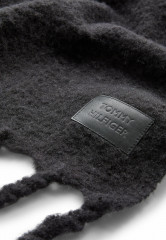 Tommy Hilfiger MODERN FLUFFY Scarf black MODERN FLUFFY Шарф черный