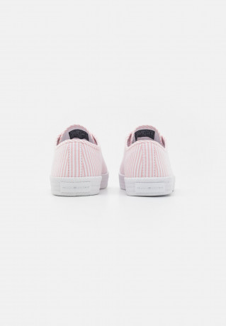 Tommy Hilfiger ESSENTIAL  Trainers seersucker/soothing pink ESSENTIAL Кроссовки Сирсакер/успокаивающий розовый