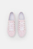 Tommy Hilfiger ESSENTIAL  Trainers seersucker/soothing pink ESSENTIAL Кроссовки Сирсакер/успокаивающий розовый