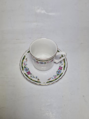 Белая фарфоровая чайная пара с цветочным рисунком и зеленым ободком, Китай, 1960-70гг.