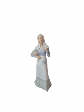 Miquel Requena Фарфоровая статуэтка "Девушка в бело-голубом платье", 20,5см x 9см, Германия, 1960-70гг.