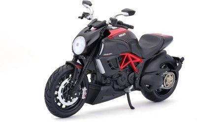 Maisto Modellmotorrad Ducati Diavel Carbon (schwarz-rot Модель мотоцикла Ducati Diavel Carbon (черно-красный