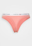 Tommy Hilfiger THONG Thong flora pink ТОНГ стринги флора розовый