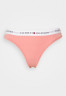 Tommy Hilfiger THONG Thong flora pink ТОНГ стринги флора розовый