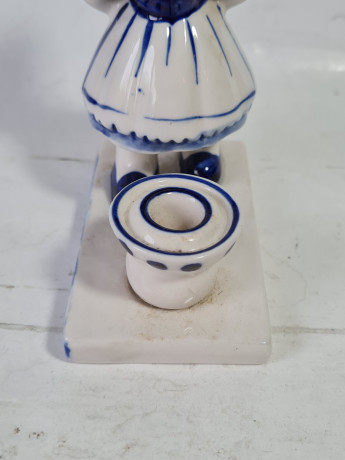 Подсвечник винтажный Elsava Holland с фигурой девочки, на одну свечу, фарфор, 12 х 9 см, Нидерланды, 1960-70гг.