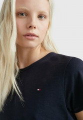 Tommy Hilfiger 1985 C NK SS Basic T-shirt desert sky 1985 C NK SS — базовая футболка небо пустыни