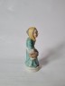 ARDCO Коллекционная керамическая фигурка "Старушка с корзинкой" 9смx6см, Германия, 1960-70гг.