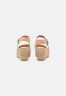 Tommy Hilfiger LOW WEDGE  Espadrilles sandrift НИЗКАЯ КЛЕТКА Эспадрильи песчаный нанос