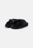 Tommy Hilfiger HOME SLIPPERS WITH STRAPS Slippers black ДОМАШНИЕ ТАПОЧКИ С РЕМНЯМИ Тапочки черный
