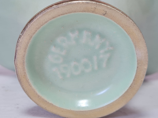 Конфетница винтажная Jasba Keramik, в светло-зеленых тонах, с позолотой, 8 x 12 см, Германия, 1960-70гг.