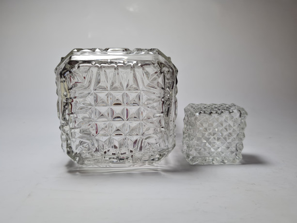 Luminarc Набор для виски: графин с пробкой 10см x 24см и 5 бокалов для виски 8.5см x 9см, Франция, 1970-80гг.