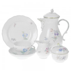 Meissen Meissen  'Neuer Ausschnitt - Blume 2 seitlich leichte Manier gestreut bunt mit Goldrand' Kaffeeservice 6 Personen 21-tlg. Мейсен "Новый срез - цветок 2 стороны светлый манер разбросаны красочные с золотым ободком" кофейный сервиз 6 персон 21 шт.