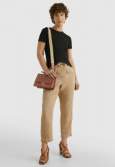 Tommy Hilfiger 1985 C NK SS Basic T-shirt black 1985 C NK SS — базовая футболка черный