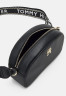 Tommy Hilfiger HALF MOON CAMERA BAG Across body bag black СУМКА ДЛЯ КАМЕРЫ HALF MOON Сумка через плечо черный