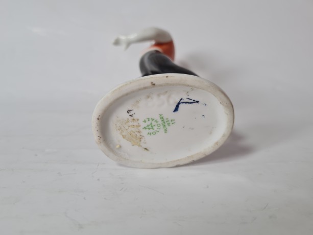 Hollohaza Porcelain Коллекционная керамическая фигурка "Мальчик Нильс с гусем", 13смx8см, Венгрия, 1960-70гг.