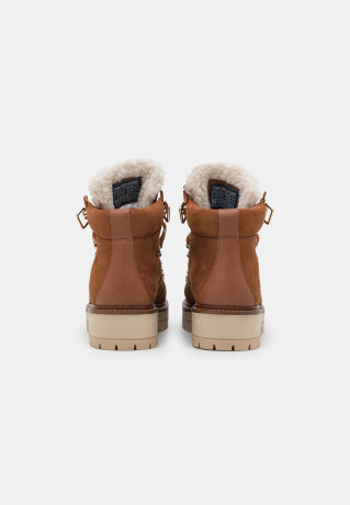 Tommy Hilfiger OUTDOOR FLAT Winter boots natural/cognac OUTDOOR FLAT Зимние сапоги натуральный/коньяк