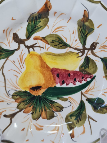 Тарелка декоративная винтажная Keramik Wandteller, белая керамика с ярким рисунком фруктов, ручная работа, 15 x 2 см, Германия, 1960-70гг.