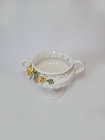 DVB ESTE Винтажная ваза для фруктов с резным краем и фактурными бело-желтыми цветами, 20см x 13см, Италия, 1960-70гг.