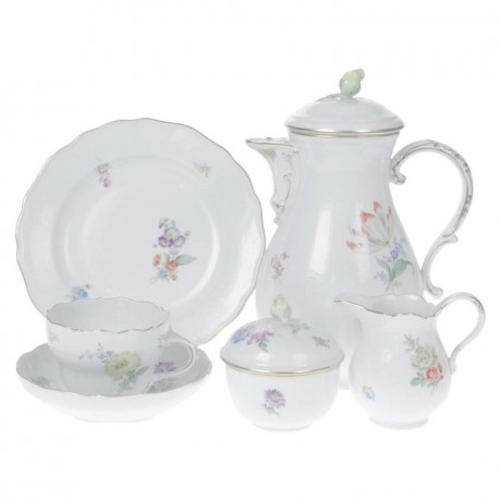 Meissen Meissen  'Neuer Ausschnitt - Blume 2 seitlich leichte Manier gestreut bunt mit Goldrand' Kaffeeservice 6 Personen 21-tlg. Мейсен "Новый срез - цветок 2 стороны светлый манер разбросаны красочные с золотым ободком" кофейный сервиз 6 персон 21 шт.