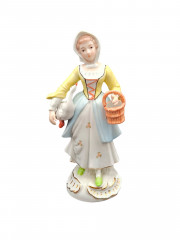 Статуэтка винтажная большая CDC "Девушка с гусем и корзинкой", стиль рококо, ручная работа, фарфор, 20 см, Шри-Ланка, 1970-80гг.