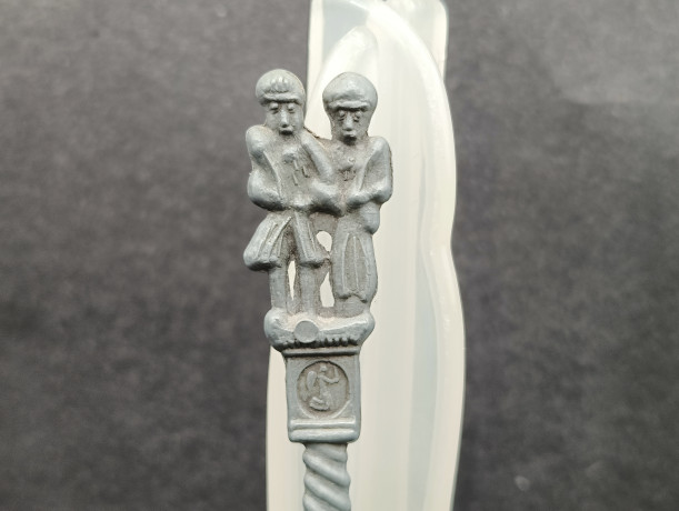Ложка винтажная Jan Steen Pewter, сувенирная, с объемным декором, фигурками на ручке, олово, 17.5 см, Голландия, 1950-60гг.